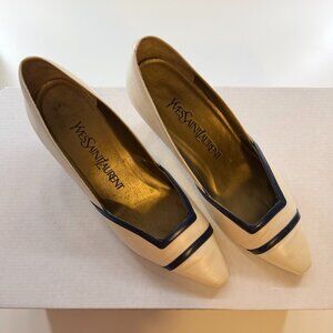 Yves Saint Laurent Pumps
